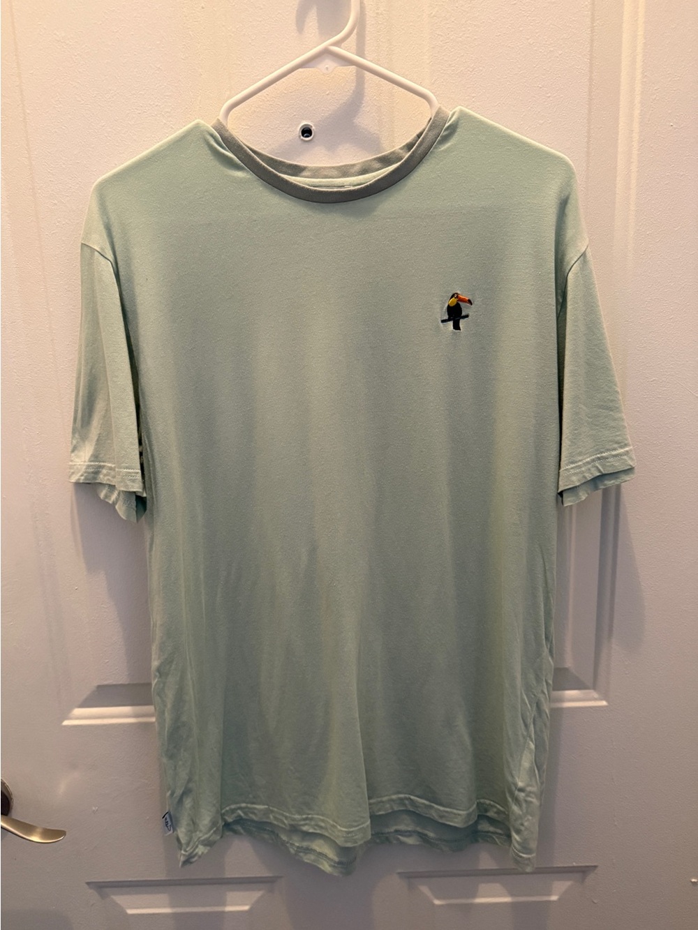 Eubi Toucan Embroidered Bamboo Blend T-Shirt Mint Green Men’s Large